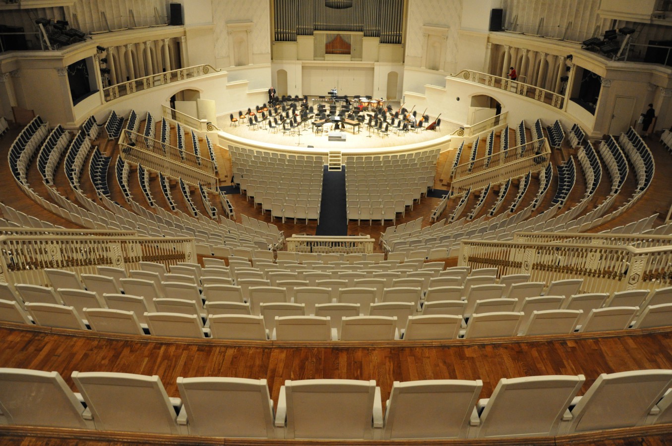 Концертный зал Чайковского 2 амфитеатр
